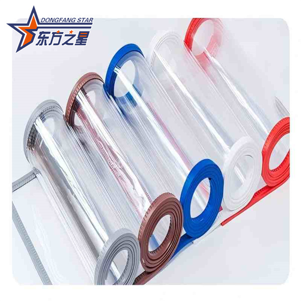 Volautomatische PVC-stripextruder met een breedte van 200 mm voor koude opslag