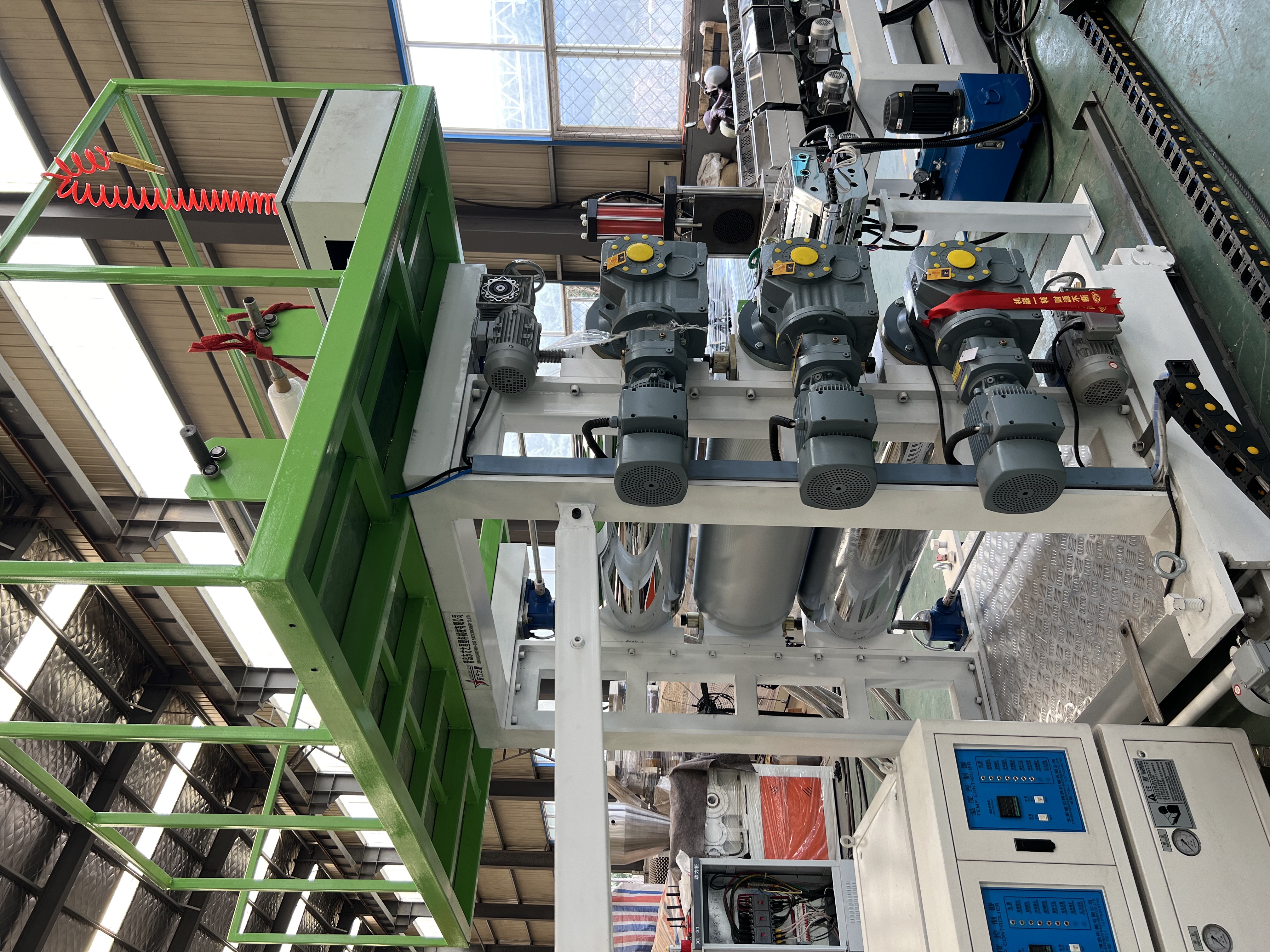 SBS-extrudermachine slaagt voor acceptatie-inspectie
