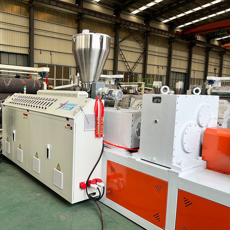 Conische dubbelschroefsextruder